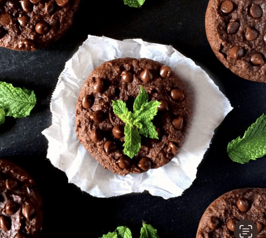 healthy christmas cookies: chocolate mint protein cookies