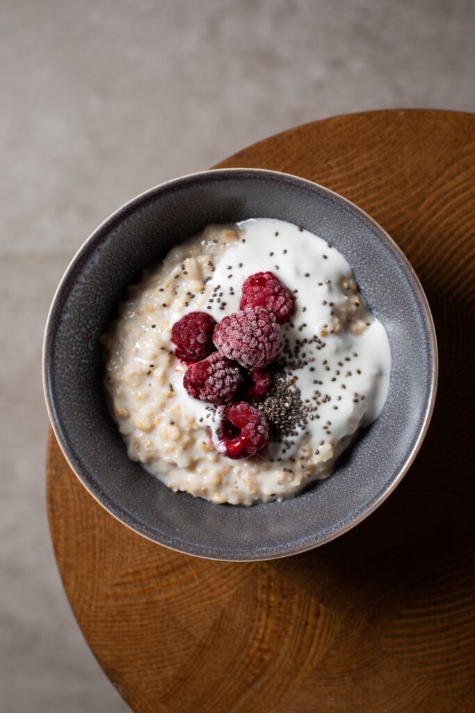 how to add protein to oatmeal, with chia seeds, an oatmeal breakfast power bowl