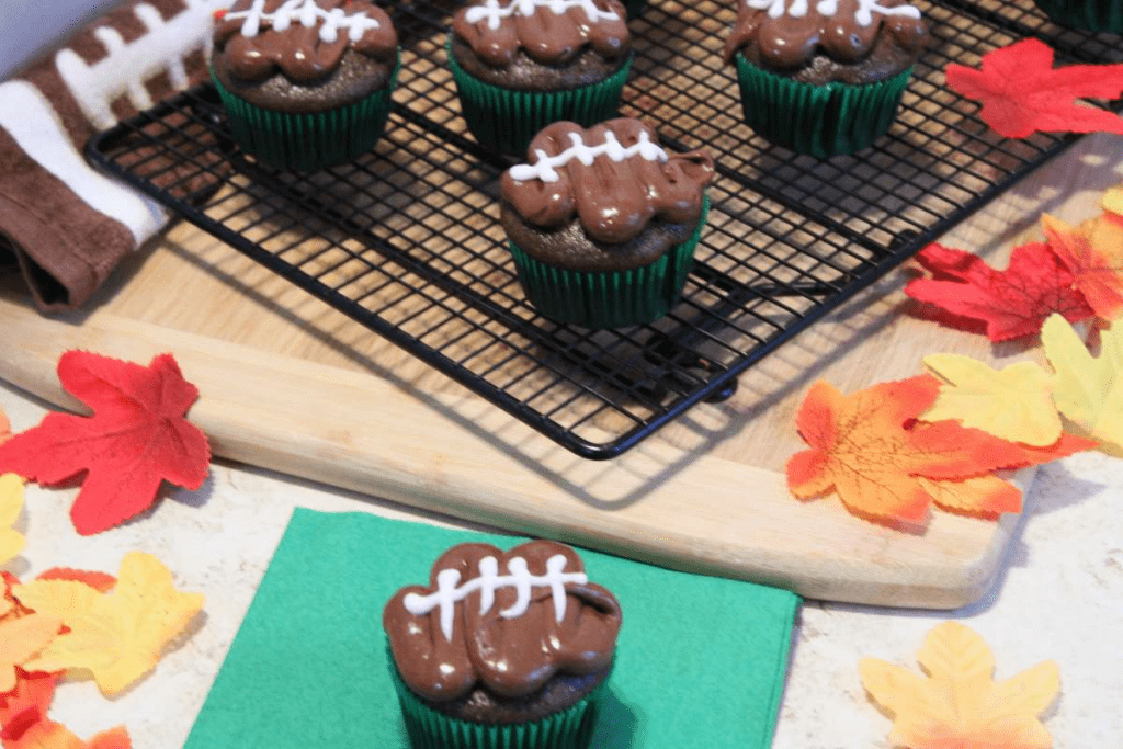 super bowl party food ideas for kids, football cupcakes