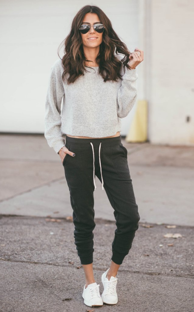 joggers and sweatshirt outfit idea