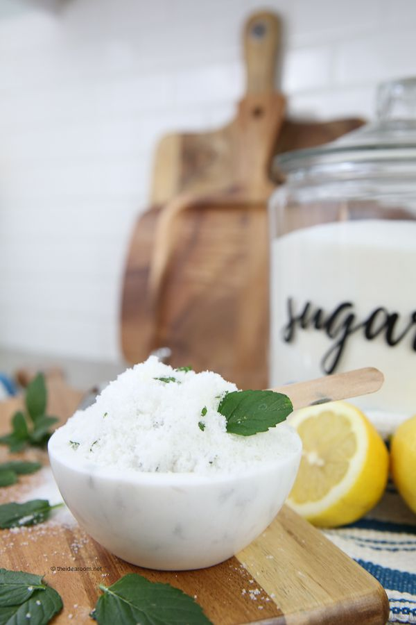 diy baking soda body scrub with lemon essential oil