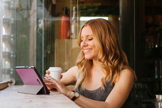 blogger at a cafe