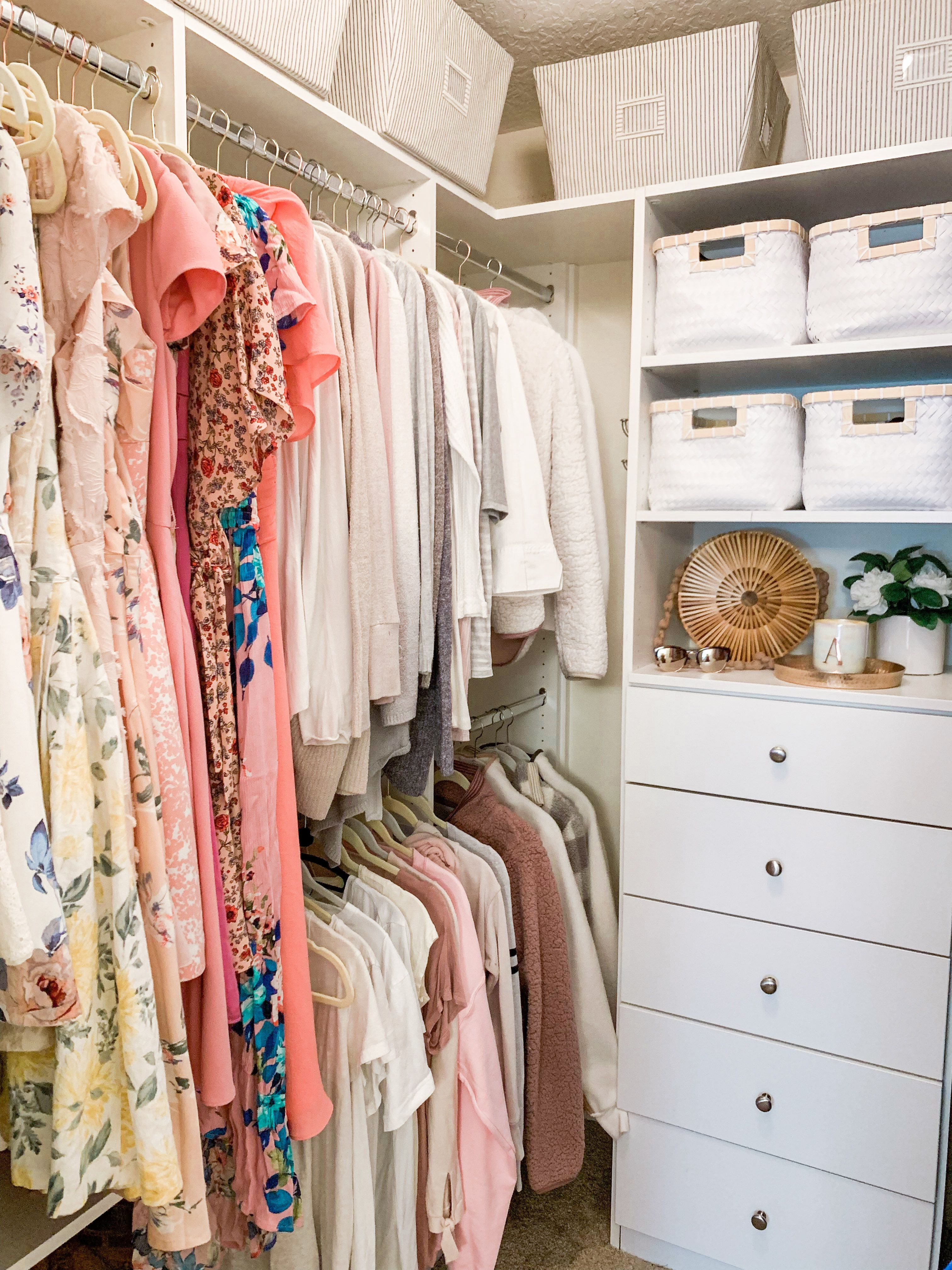 10 Tips for Decluttering Clothes: Your Minimalist Wardrobe Guide