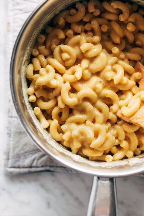 vegan mac and cheese with vegan cheese for kids