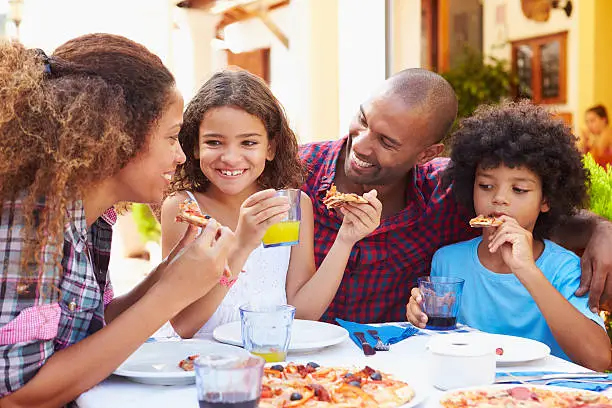 family eating lunch together